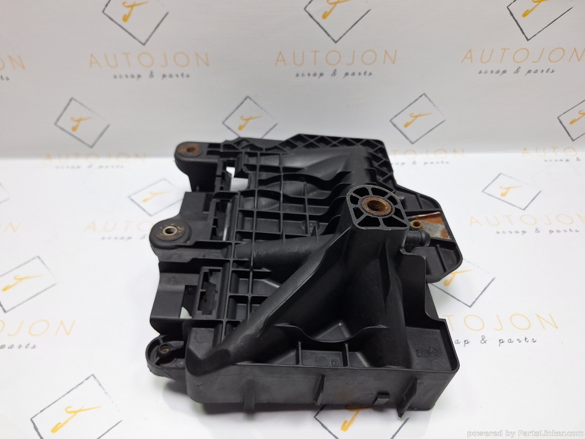 Suport baterie auto VOLKSWAGEN POLO (9N_) [ 2001 - 2012 ] TDI (AMF, BAY) 55KW|75HP OEM 6Q0915331D