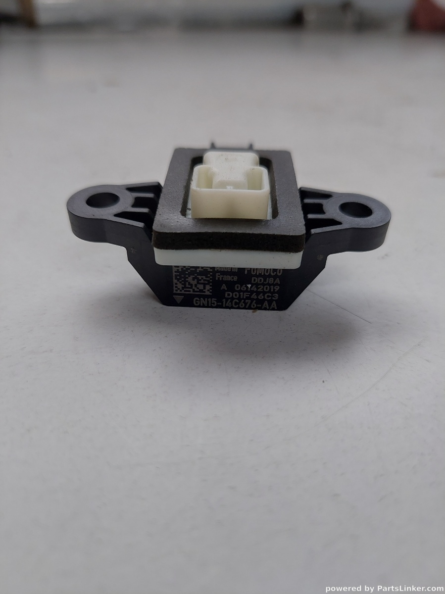 Senzor impact airbag FORD FIESTA Saloon [ 2010 - > ] OEM D01f46c3 – foto 2