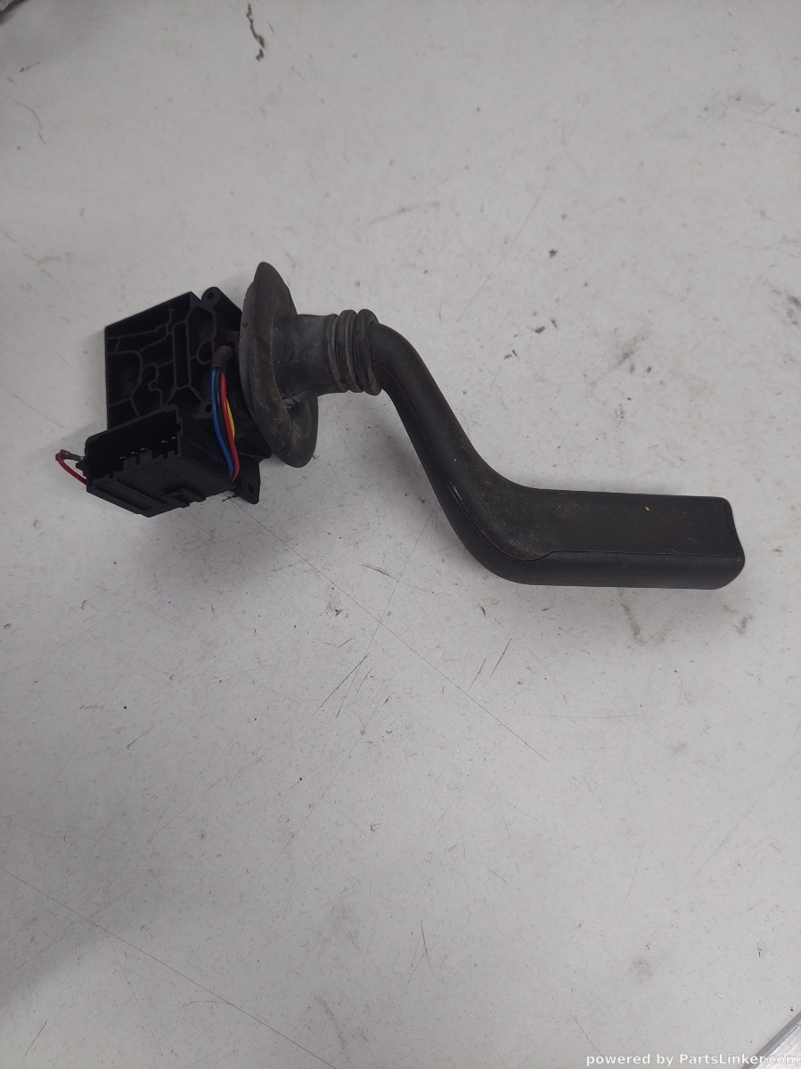 Maneta stergatoare VOLVO V40 Estate (VW, 645) [ 1995 - 2004 ] OEM 48y – foto 2