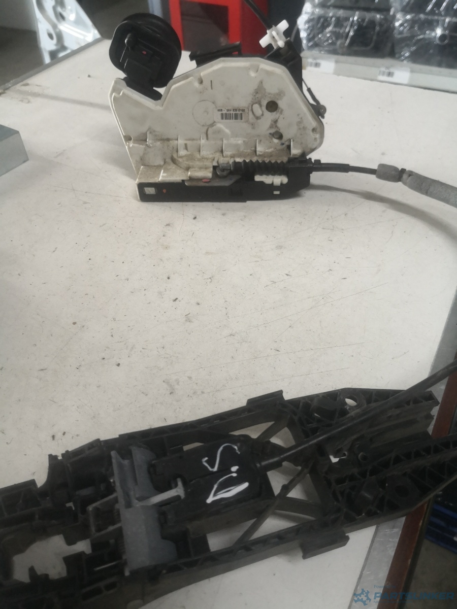 Broasca usa dreapta spate VOLKSWAGEN GOLF VI (5K1) [ 2008 - 2013 ] OEM 5k4839016b