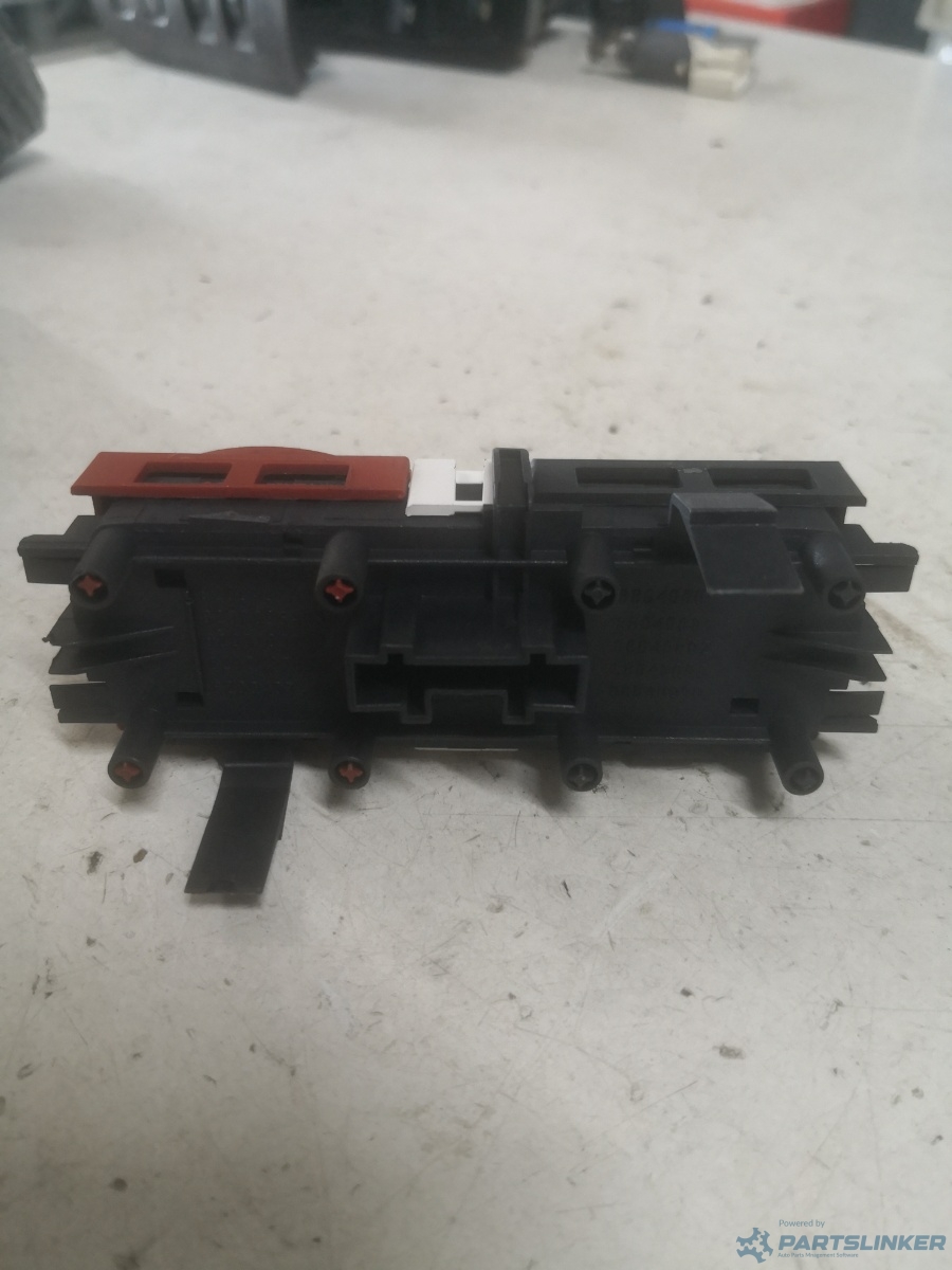 Buton avarie RENAULT MEGANE II (BM0/1_, CM0/1_) [ 2001 - 2012 ] OEM 8200407415 – foto 2