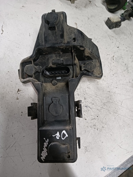 Soclu far / stop dreapta spate VOLKSWAGEN TOURAN (1T1, 1T2) [ 2003 - 2010 ] OEM 945256 – foto 2