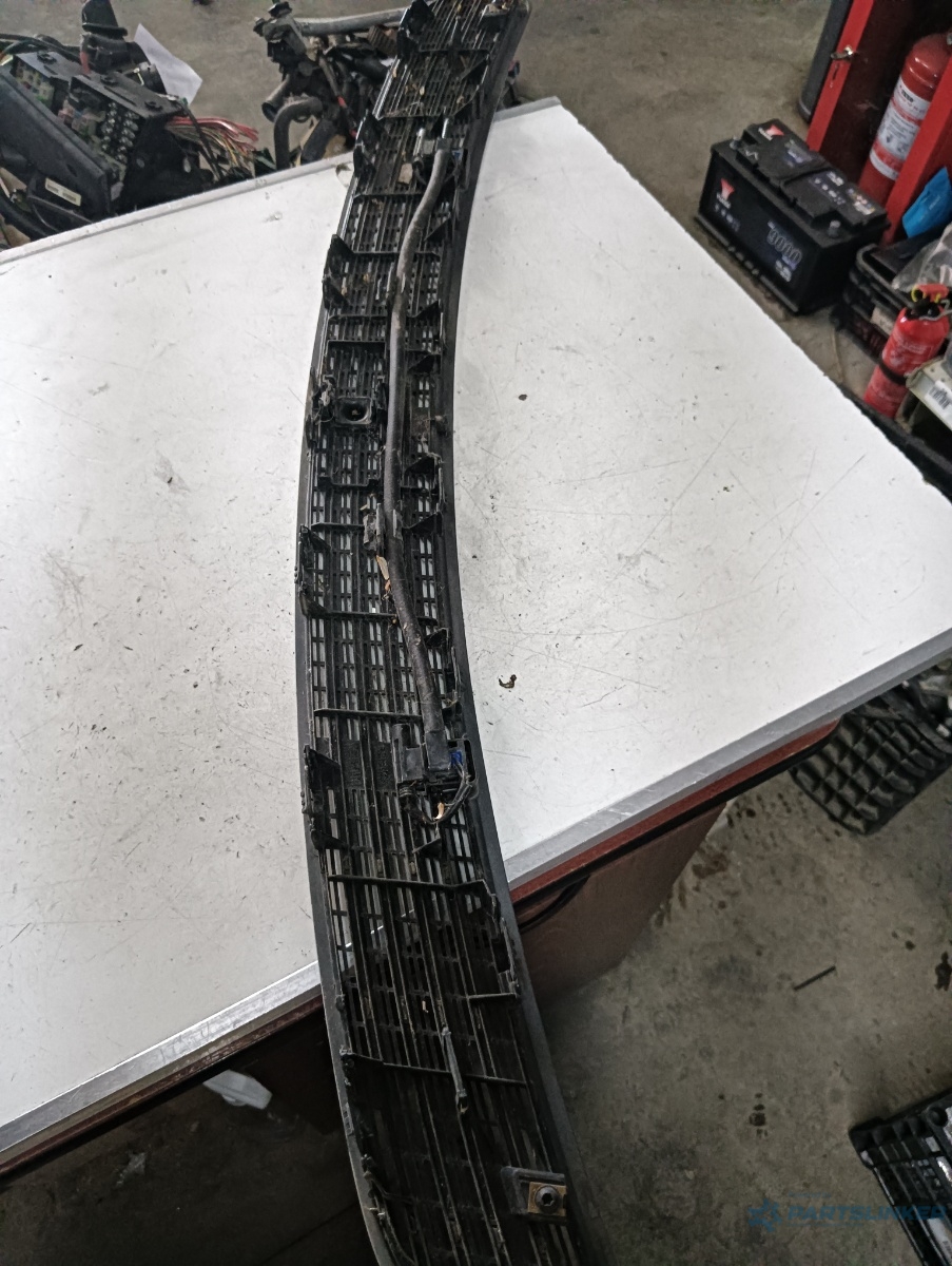 Grila cu stropitori fata MERCEDES-BENZ CLS (C219) [ 2004 - 2011 ] – foto 2