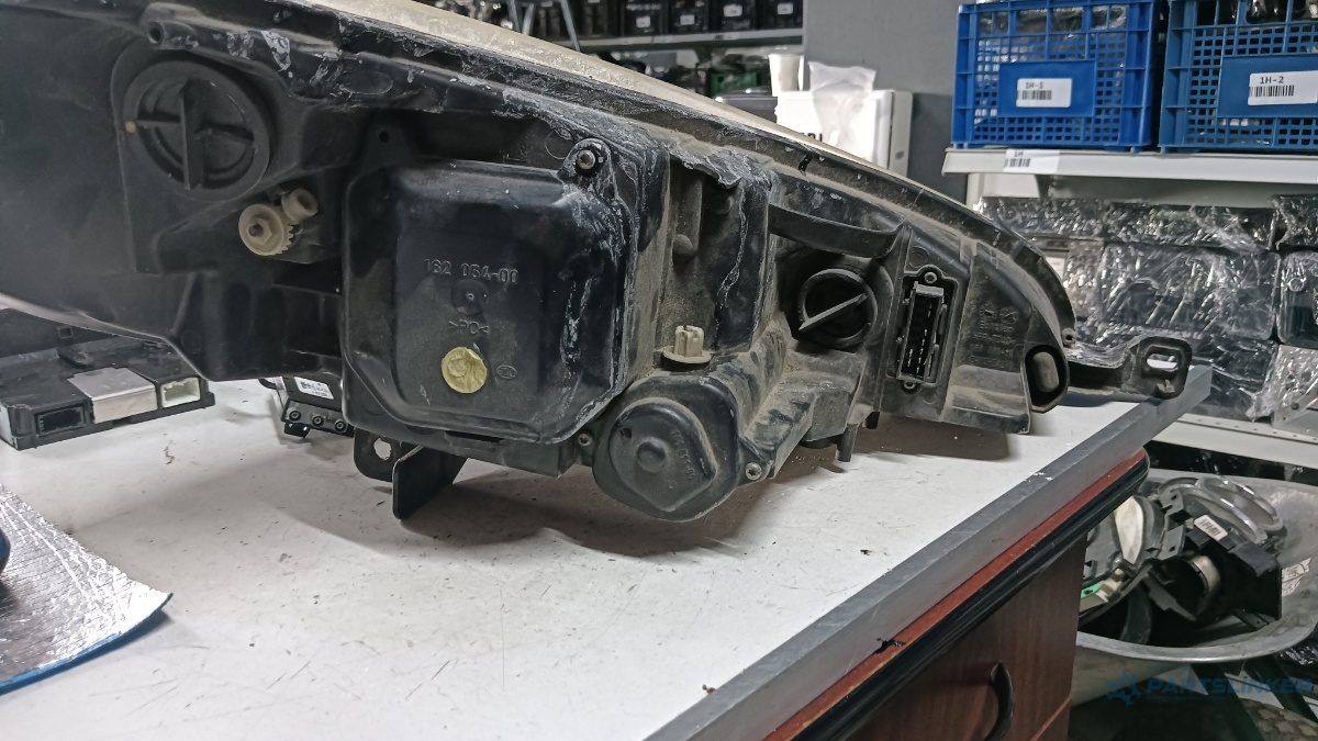 Far xenon stanga fata PEUGEOT 407 Coupe (6C_) [ 2005 - > ] – foto 2