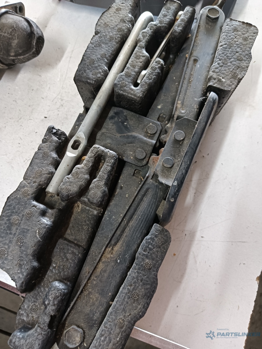 Cric/chei roti HYUNDAI SANTA FE II (CM) [ 2005 - 2012 ] – foto 2