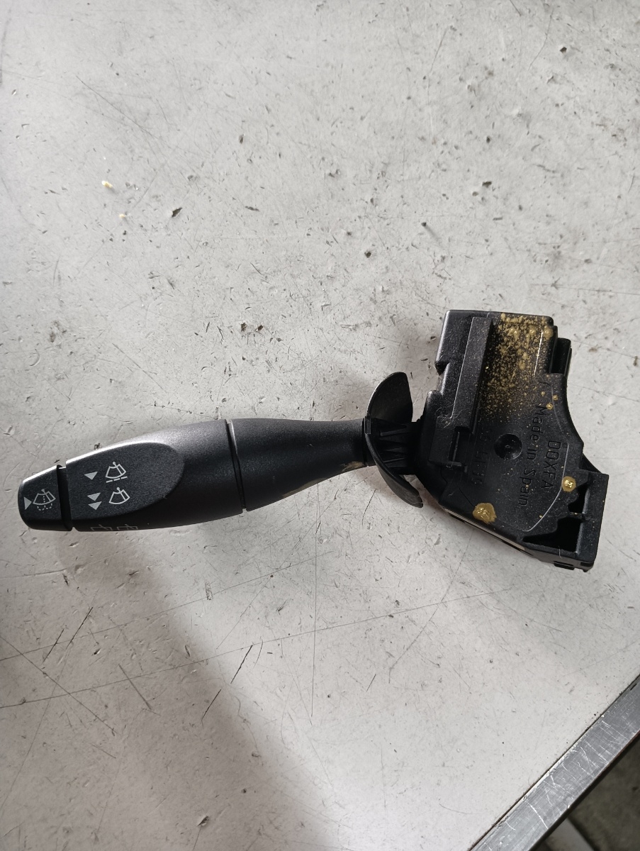 Maneta stergatoare FORD FIESTA V (JH_, JD_) [ 2001 - 2010 ] OEM 2s6t17a553aa