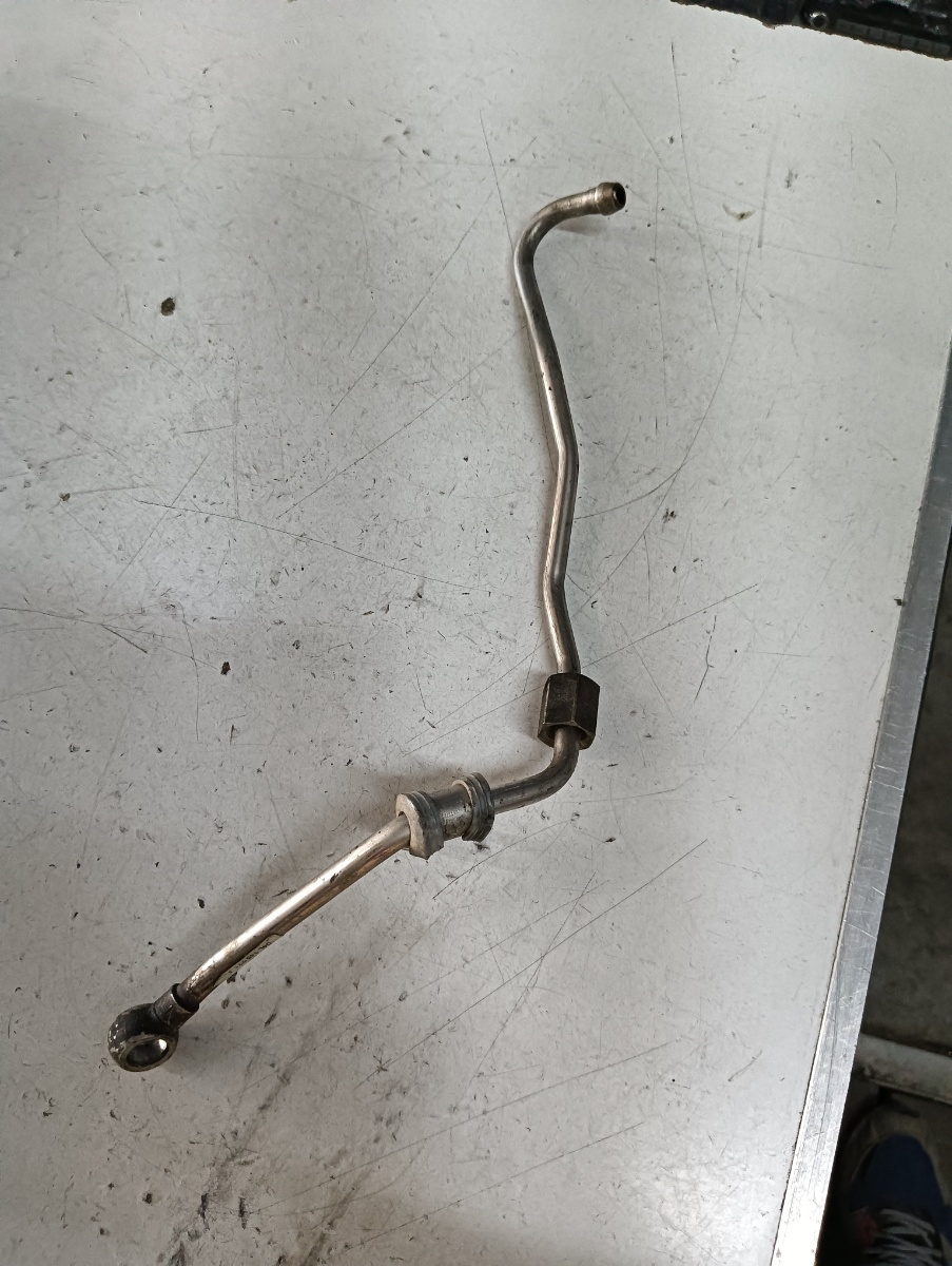 Conducta ulei turbo  DACIA LOGAN II [ 2012 - > ] dCi / Blue dCi 75 (K9K 612, K9K 626) 55KW|75HP OEM 04l145771j