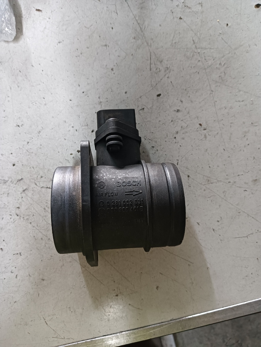 Debitmetru aer VOLKSWAGEN POLO (9N_) [ 2001 - 2012 ] TDI (AMF, BAY) 55KW|75HP OEM 0281002531