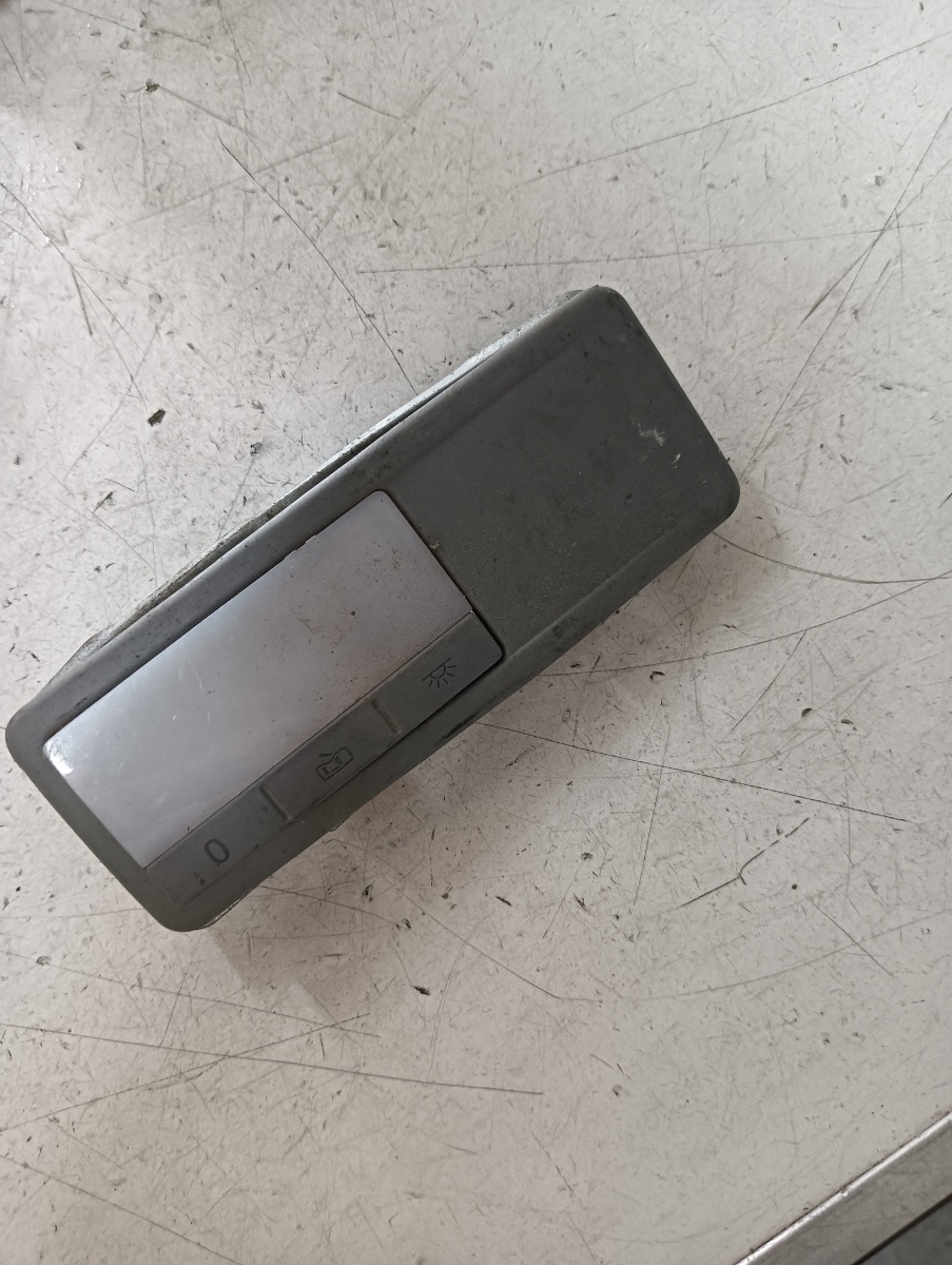 Lampa plafon VOLKSWAGEN TOUAREG (7LA, 7L6, 7L7) [ 2002 - 2013 ]