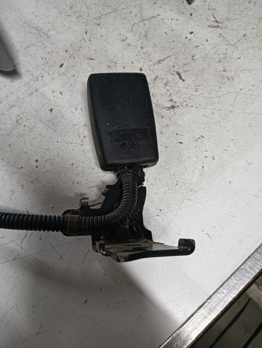 Pretensionare  spate HONDA CIVIC VIII Hatchback (FN, FK) [ 2005 - > ] OEM 1040138