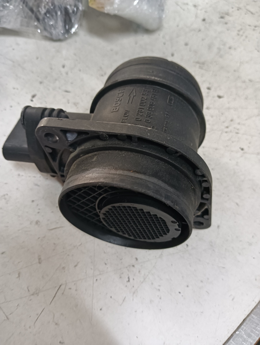 Debitmetru aer  SKODA OCTAVIA II Combi (1Z5) [ 2004 - 2013 ] TDI (BJB, BKC, BLS, BXE) 77KW|105HP OEM 0281002531 – foto 2