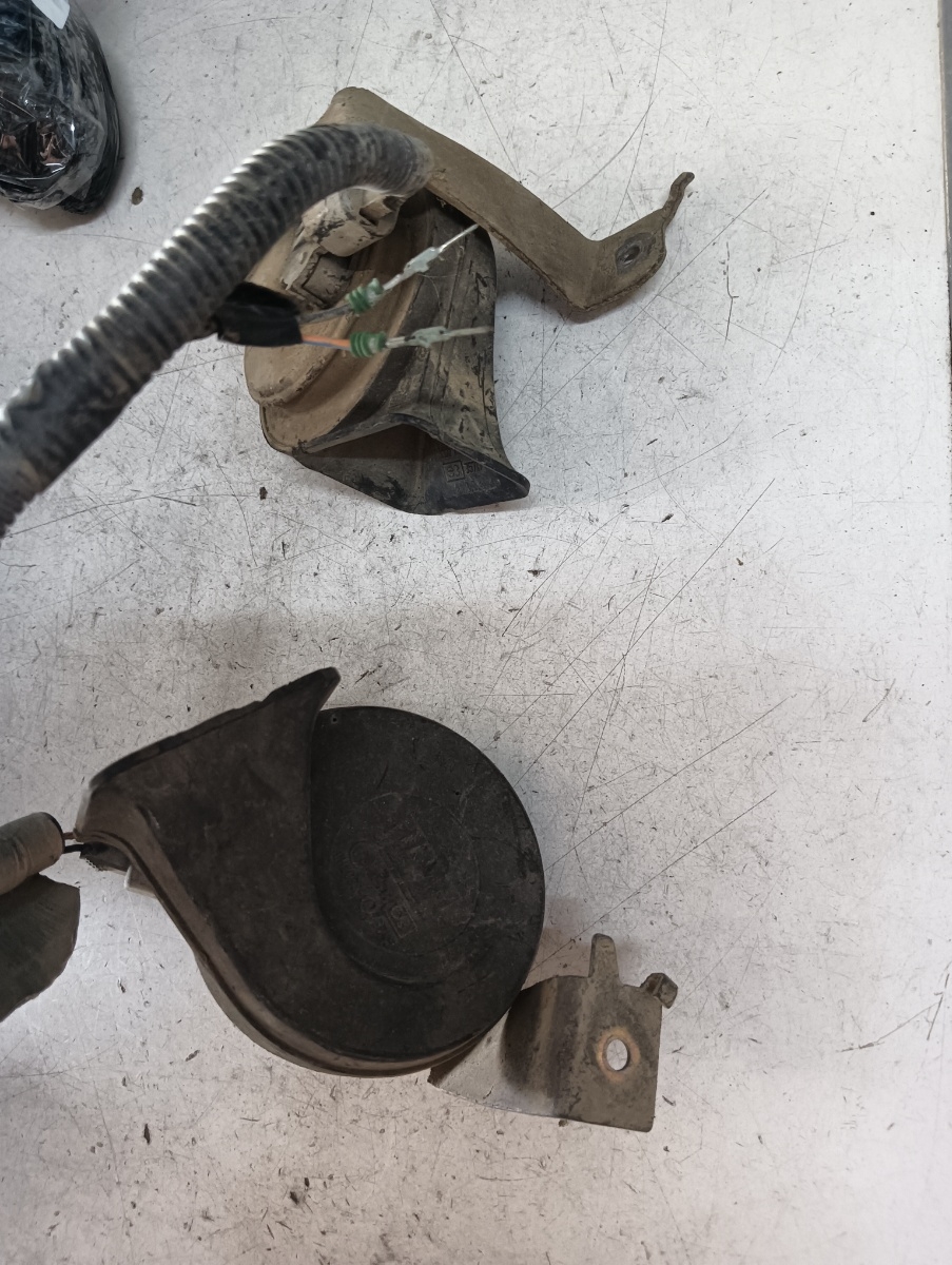 Claxon FORD FOCUS Hatchback (DAW, DBW) [ 1998 - 2007 ] – foto 2