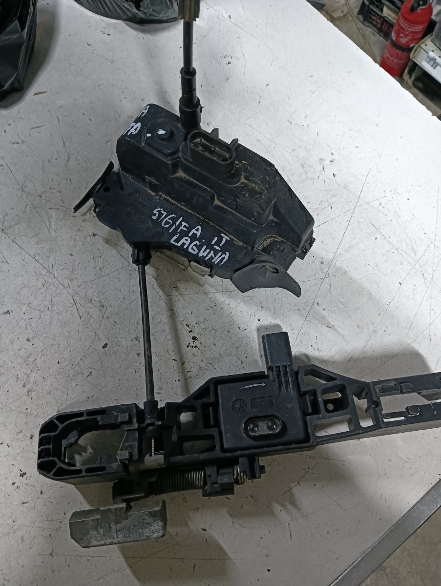 Broasca usa stanga fata RENAULT LAGUNA II (BG0/1_) [ 2001 - 2007 ]