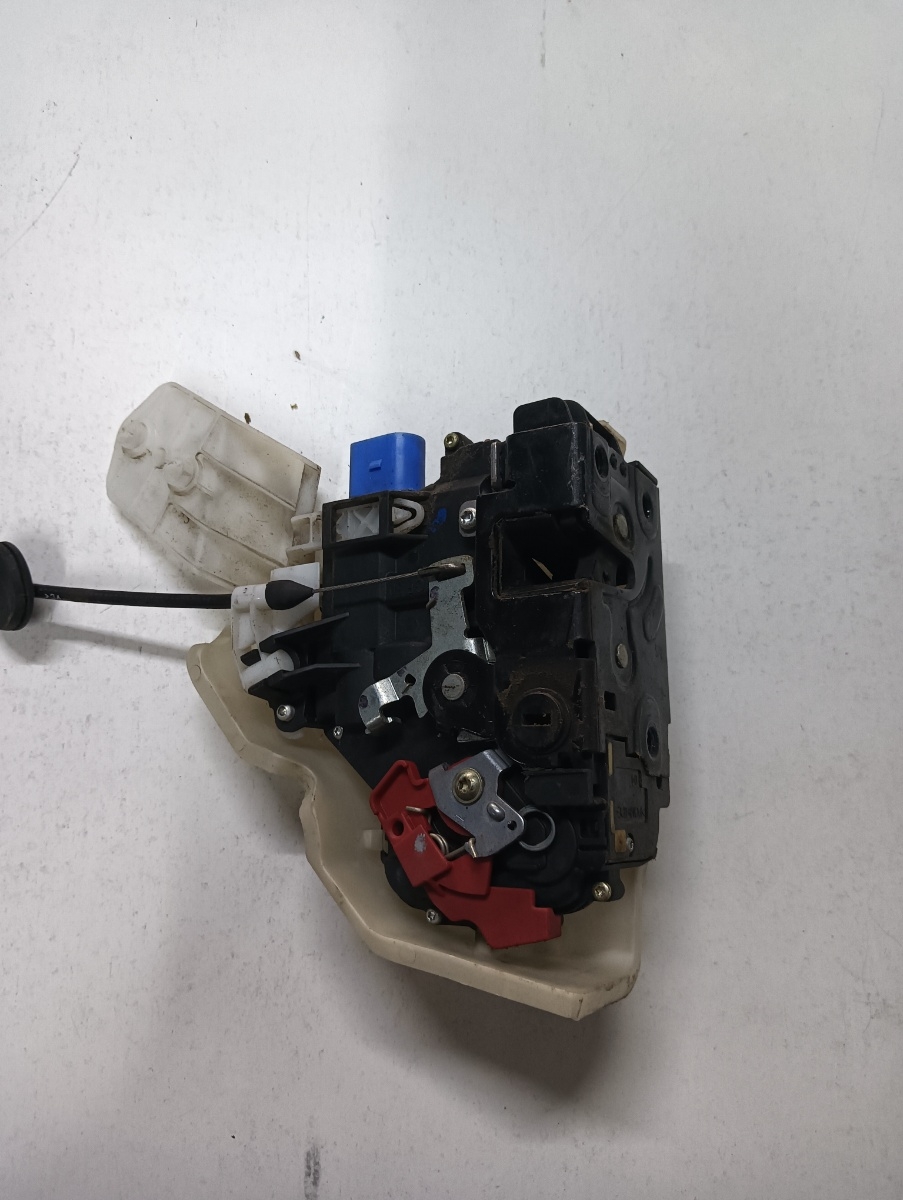 Broasca usa stanga spate VOLKSWAGEN GOLF V Variant 1K5 2007 - 2009