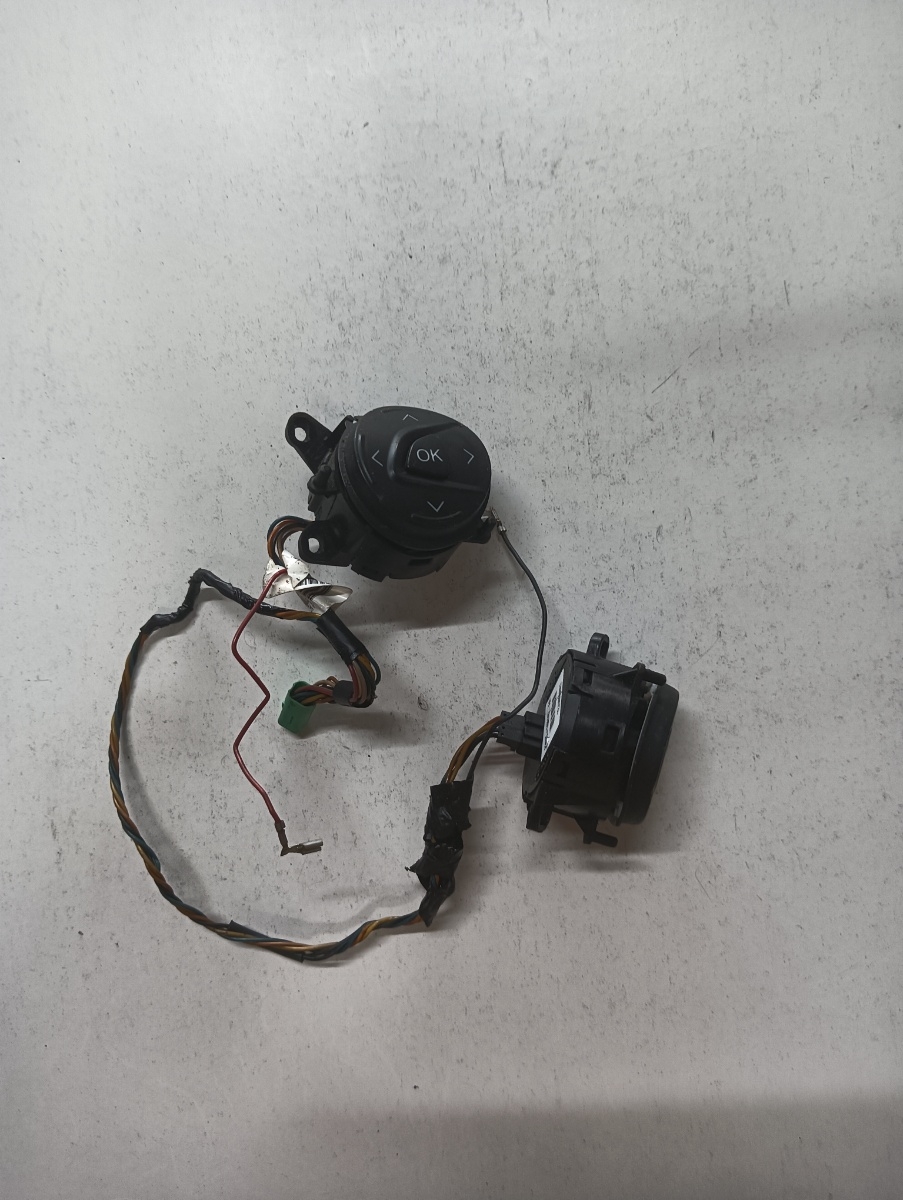 Comenzi volan FORD FOCUS III Saloon 2010 - > Am5t14k147ba