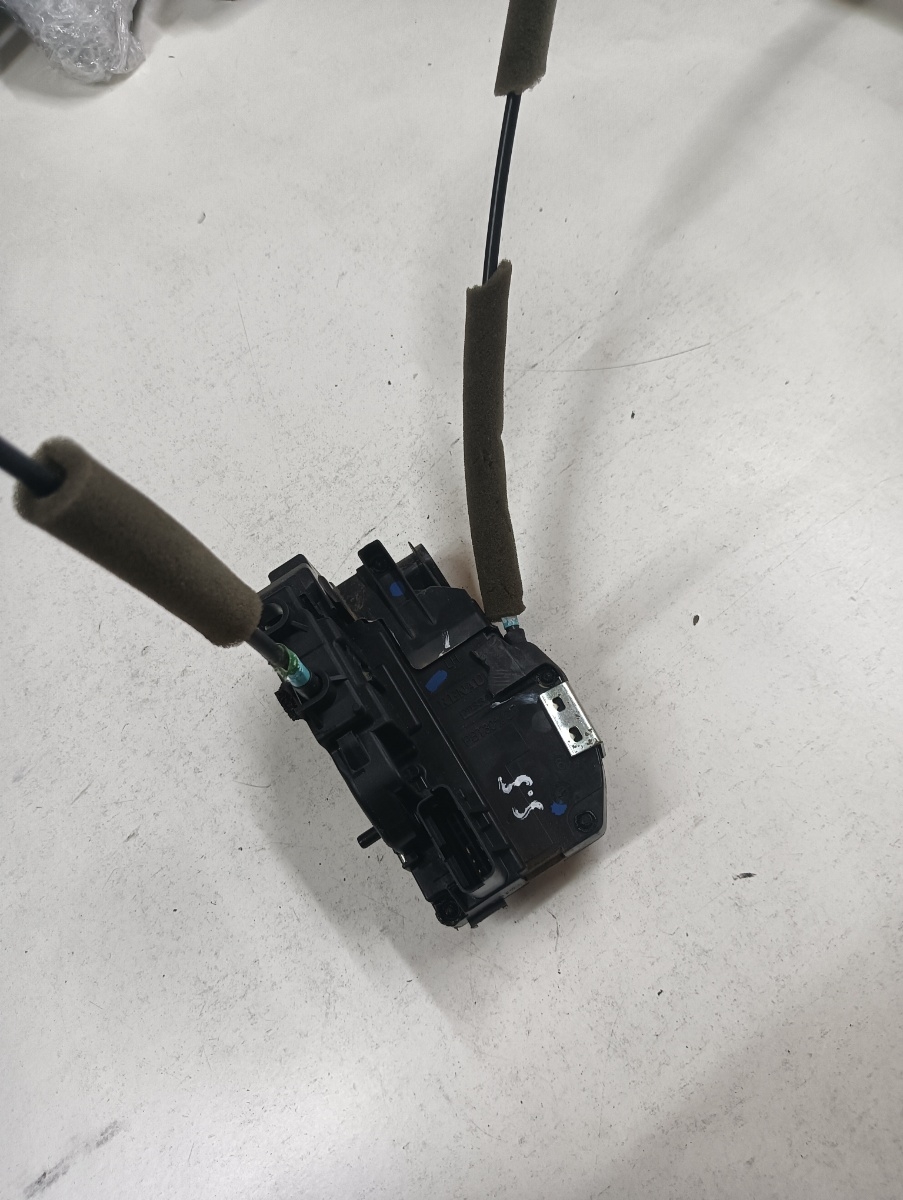 Broasca usa stanga spate NISSAN NOTE E11, NE11 2005 - 2013