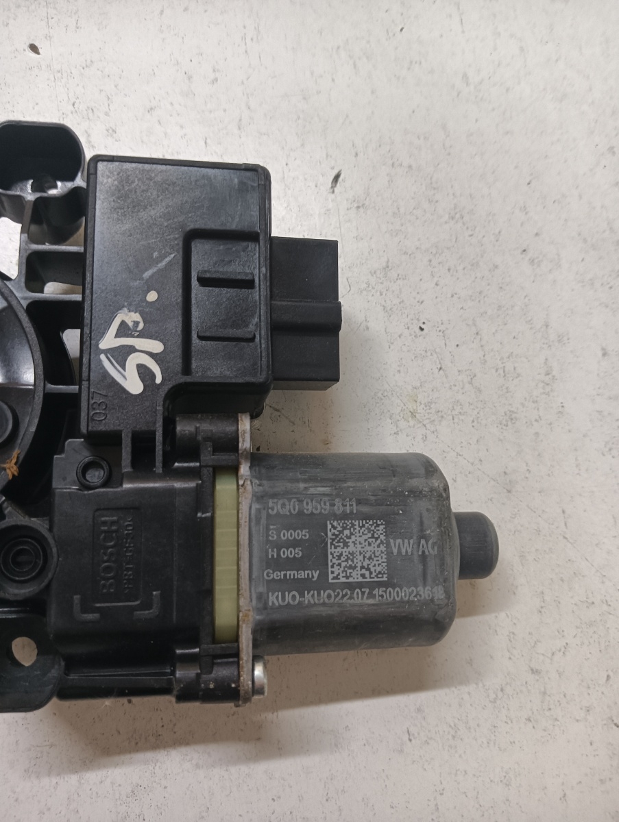 Motoras geam pivotant stanga spate VOLKSWAGEN TIGUAN 5N_ 2007 - > 5q0959811 – foto 2