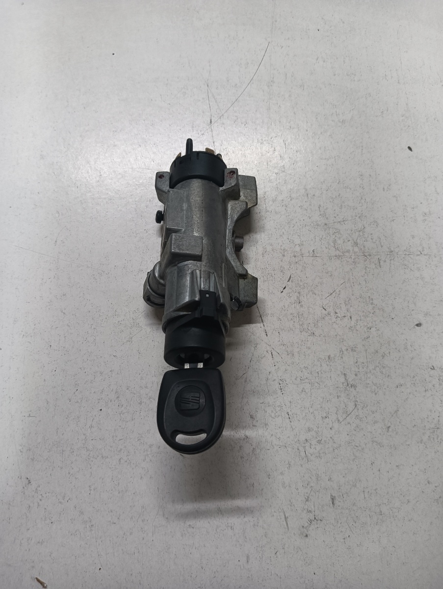 Contact cu cheie AUTOMAT AUDI A3 8L1 1996 - 2006 1.9 TDI AGR, ALH