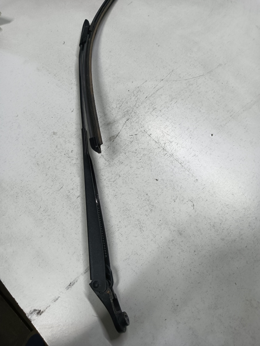 Brat stergator parbriz VOLKSWAGEN TRANSPORTER V Box 7HA, 7HH, 7EA, 7EH 2003 - > 1.9 TDI BRS