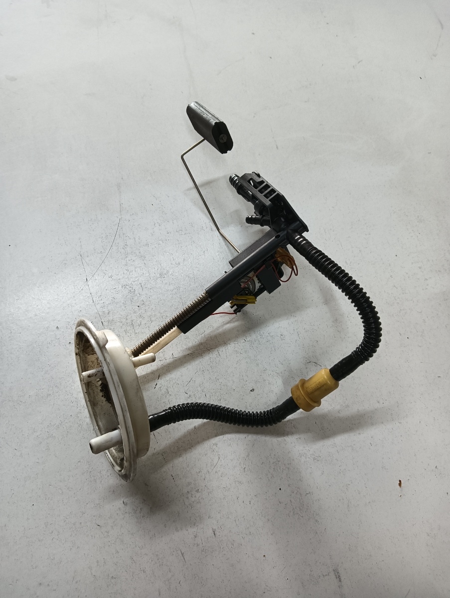 Plutitor  BMW 5 E60 2001 - 2010 2.5 525 d M57 D25 (256D1) – foto 2