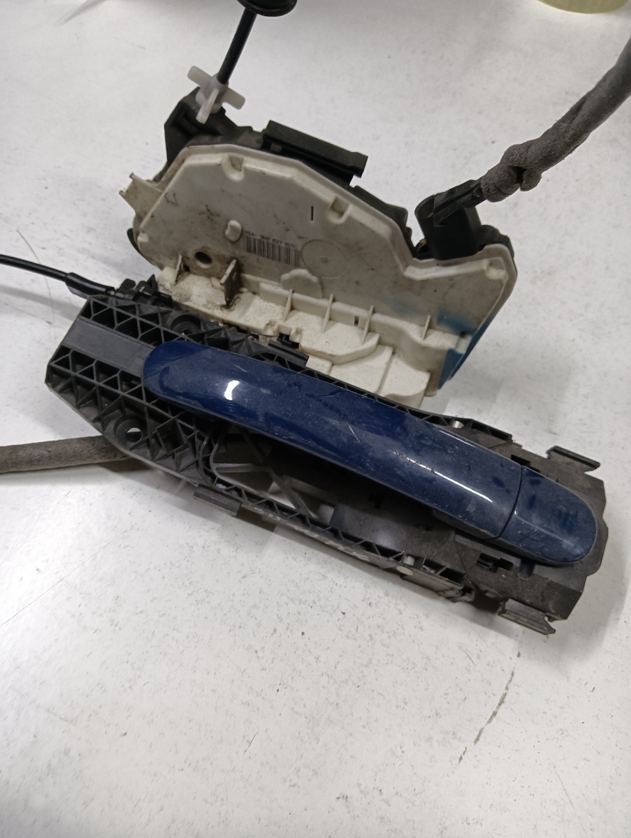 Broasca usa stanga fata VOLKSWAGEN TIGUAN 5N_ 2007 - > 5n2837015c – foto 2