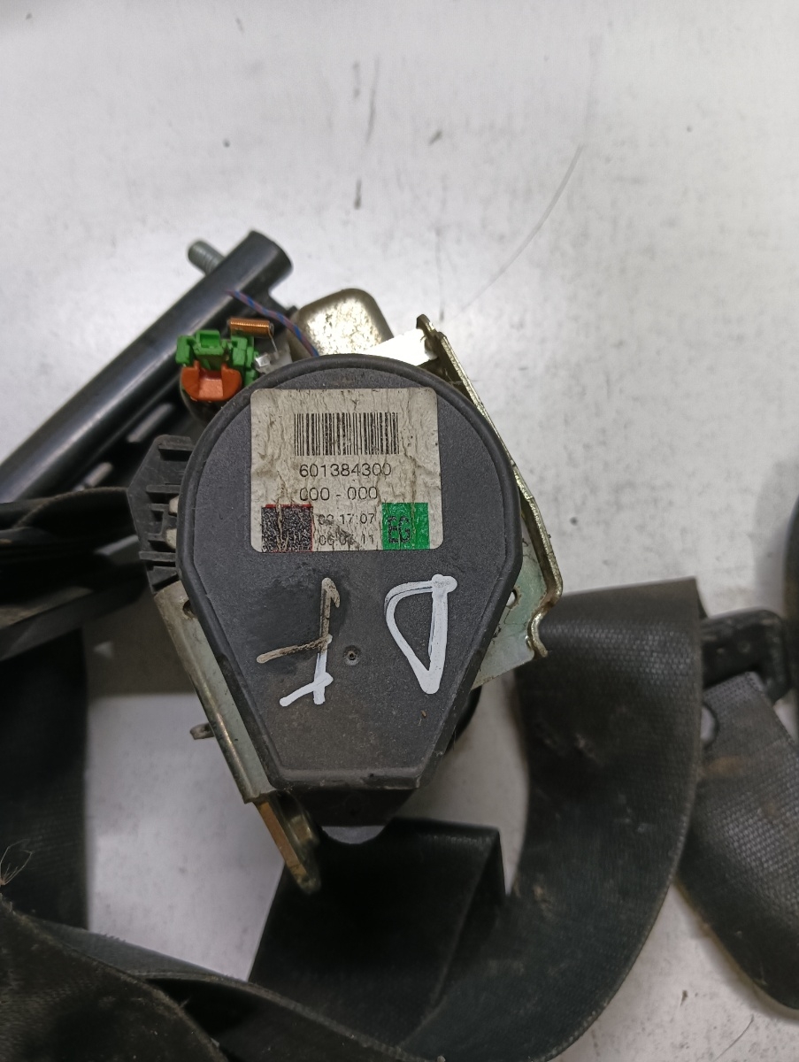 Centura siguranta  dreapta fata VOLKSWAGEN CRAFTER 30-50 Box 2E_ 2006 - 2016 – foto 2