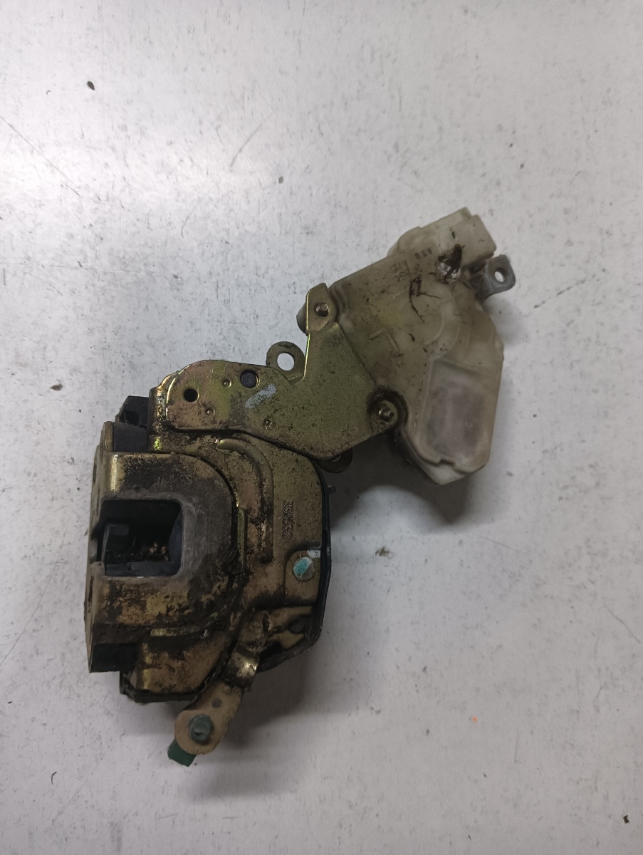 Broasca usa dreapta fata NISSAN ALMERA TINO V10 1998 - 2006 – foto 2