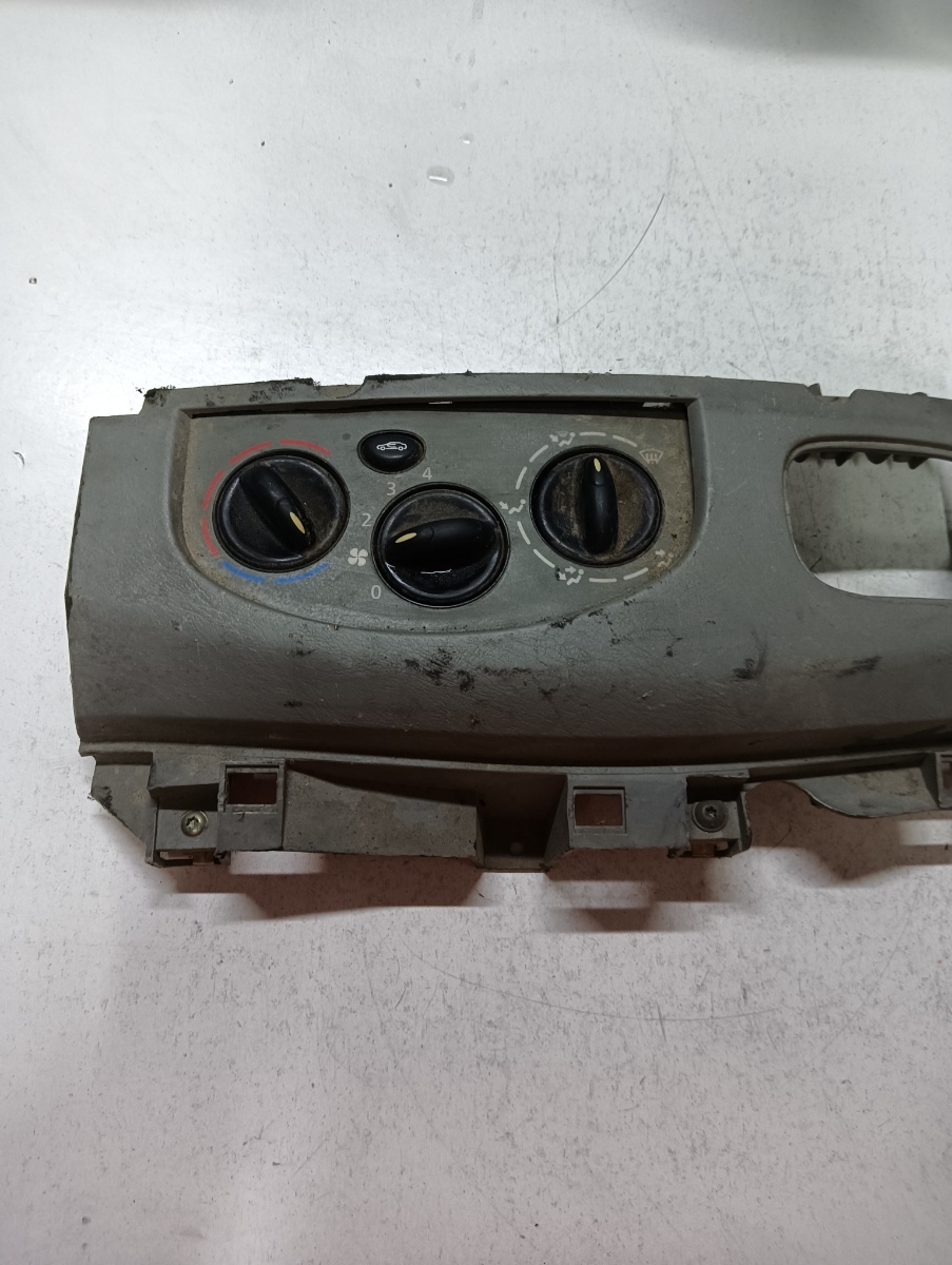 Climatizare RENAULT TRAFIC II Box FL 2001 - > – foto 2