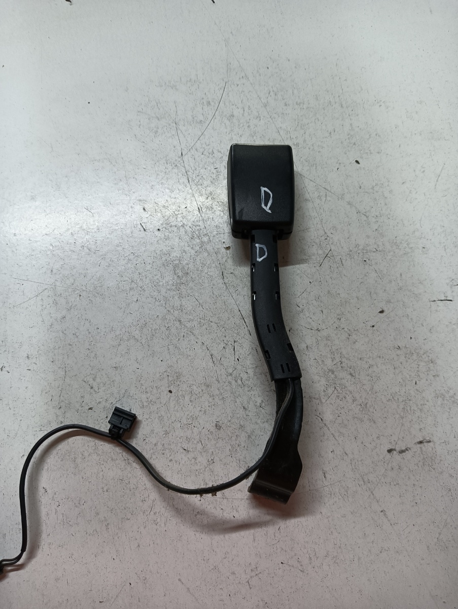 Pretensionare  dreapta fata VOLKSWAGEN PASSAT 3C2 2005 - 2010 – foto 2