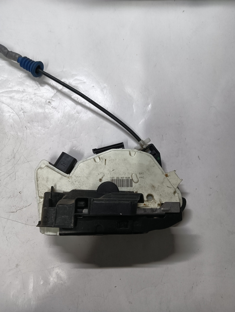 Broasca usa dreapta fata VOLKSWAGEN UP 121, 122, BL1, BL2 2011 - > 1s1837016b