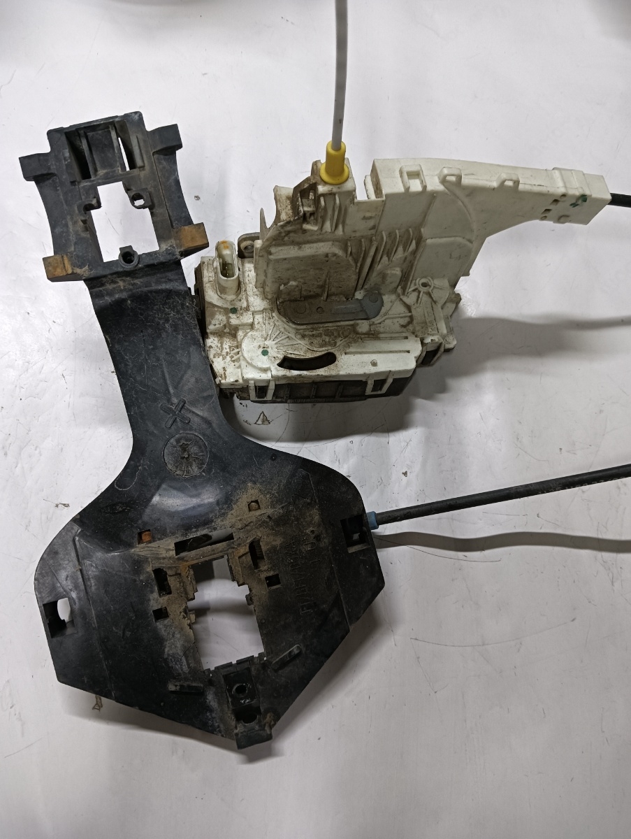 Broasca usa dreapta fata MERCEDES-BENZ SPRINTER 3,5-t Box 906 2006 - > – foto 2