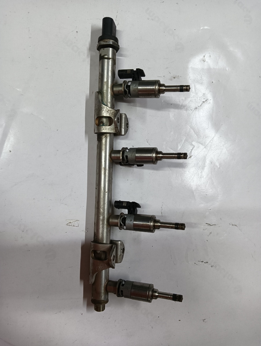 Rampa injectoare cu injectoare  SKODA RAPID II NH3 2012 - > 1.2 TSI CJZD