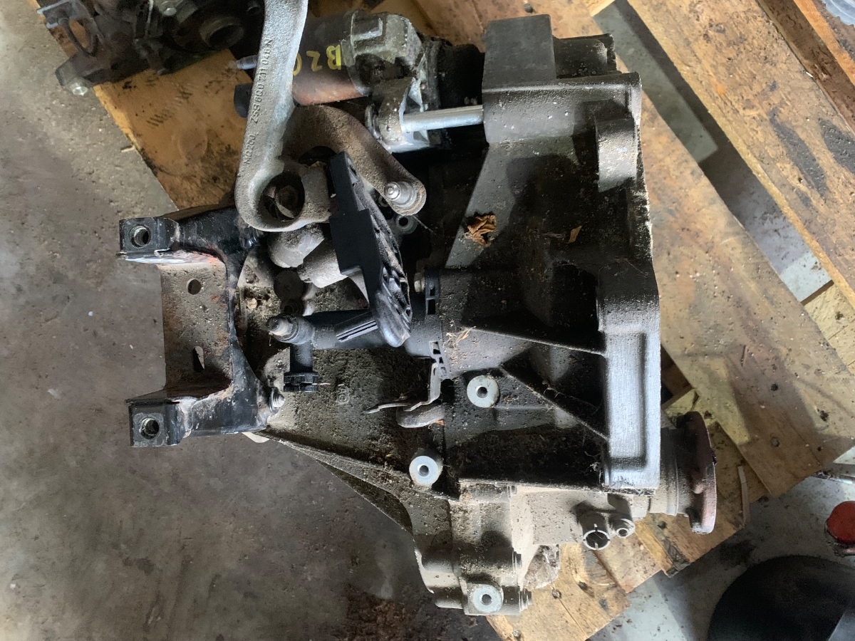 Cutie de viteze manuala 5 trepte VOLKSWAGEN POLO 9N_ 2001 - 2012 1.2 12V BZG – foto 4