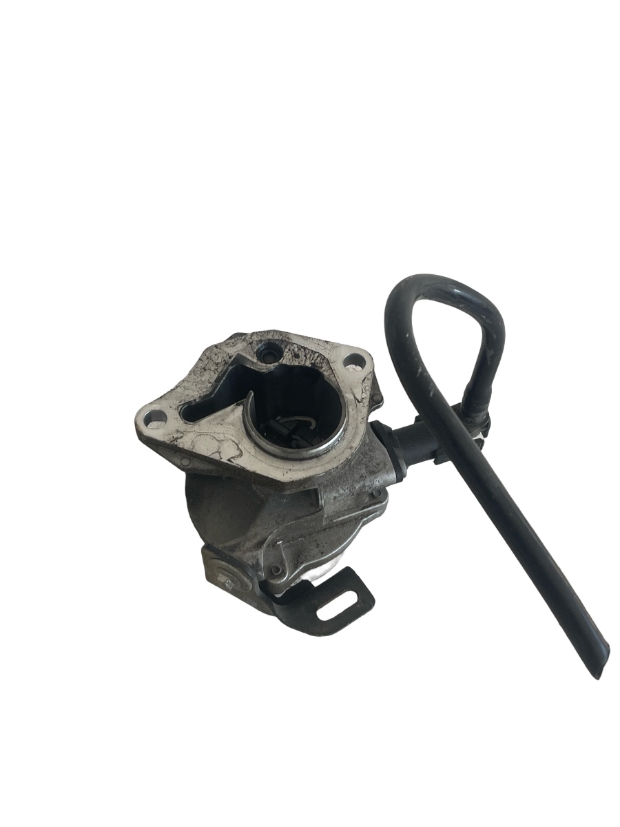 Pompa de vacuum DACIA DUSTER 2015 1.5DCI E6 8201005306-C