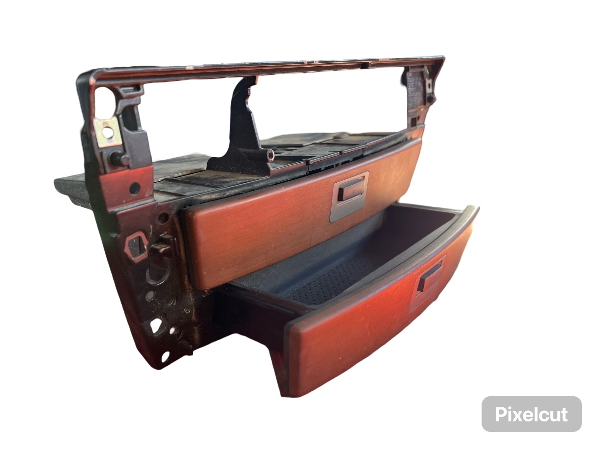 Compartiment/spatiu de depozitare panou de bord BMW 7 IV E65, E66, E67 2001 - 2009 7032886,8261060