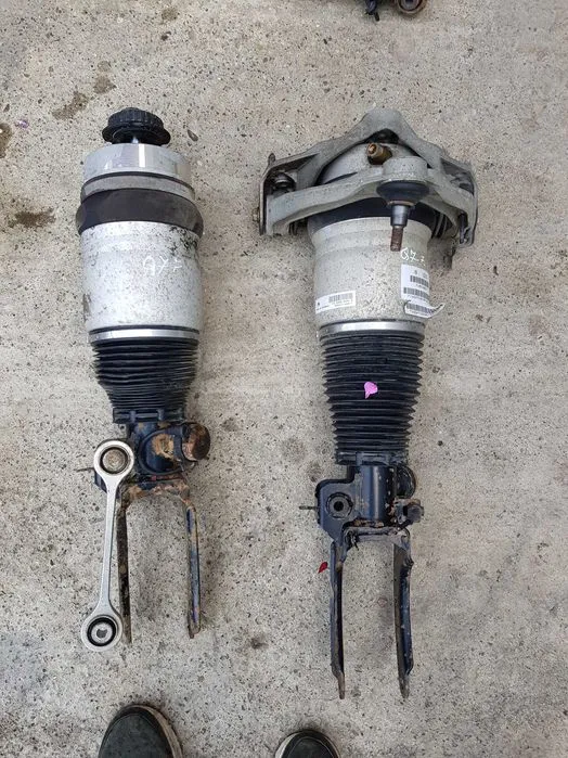 Perna aer stanga dreapta fata Audi Q7 4L