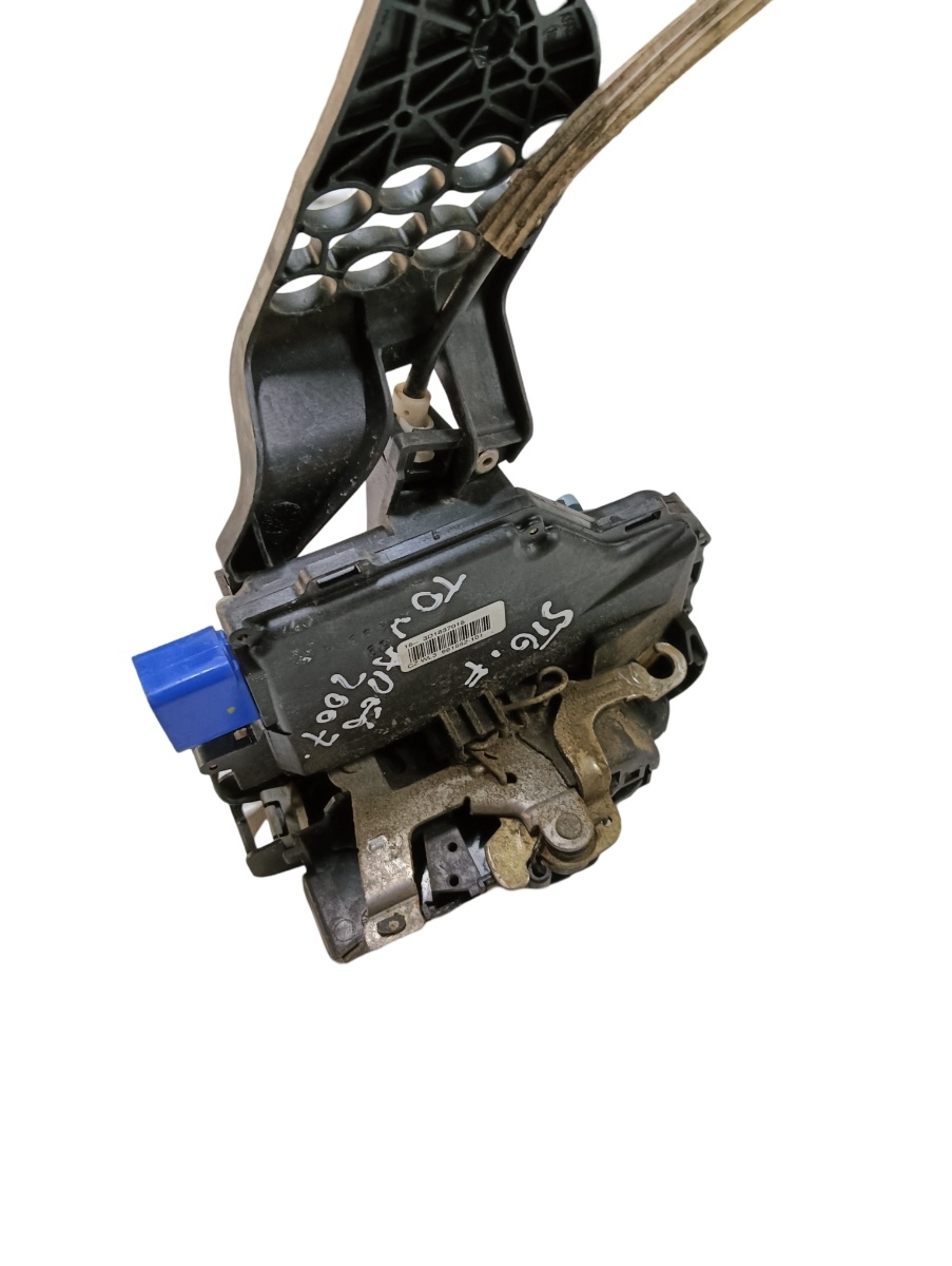 Broasca usa stanga fata VOLKSWAGEN TOUAREG 7LA, 7L6, 7L7 2002 - 2013