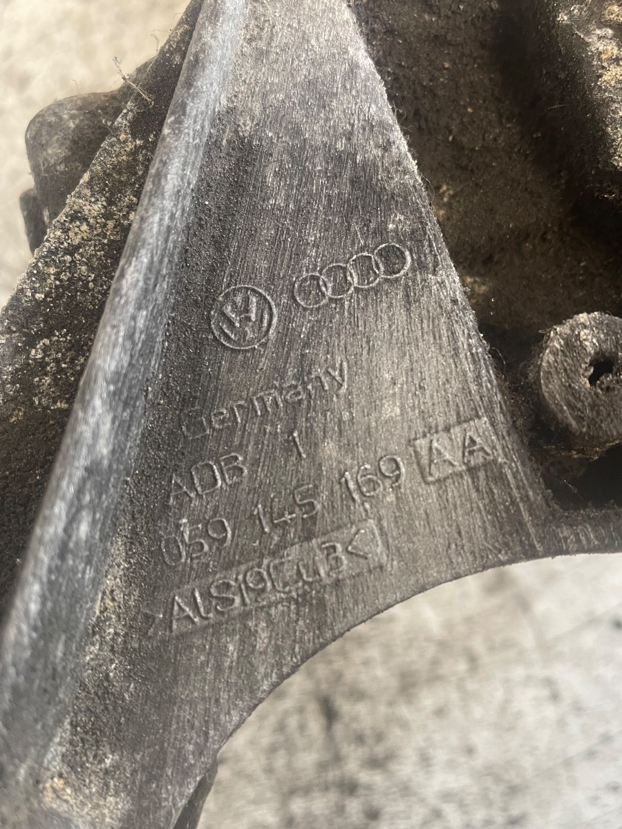 Suport accesorii AUDI A6/S6 III Saloon 4F2, C6 2004 - 2011 3.0TDI 059145169AA – foto 3