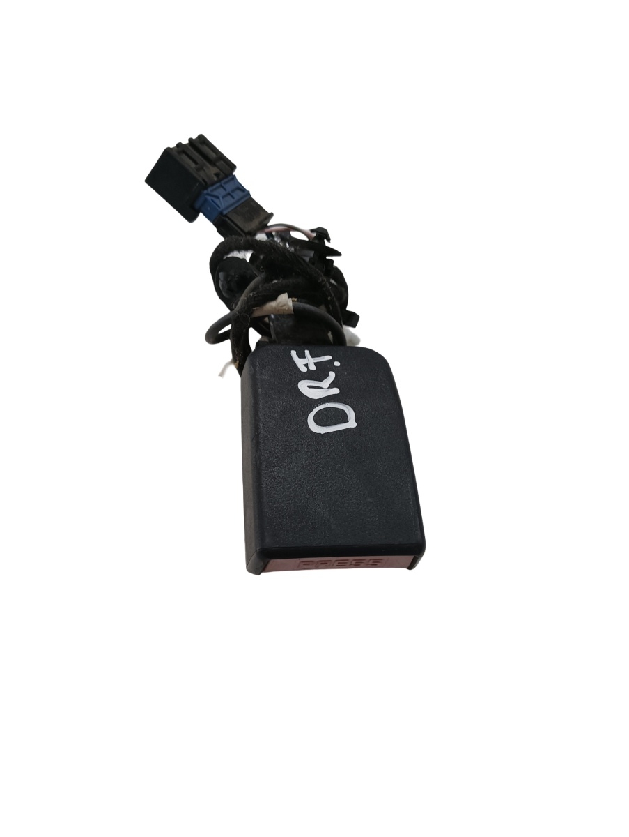 Pretensionare  dreapta fata DACIA DUSTER 2010 - >