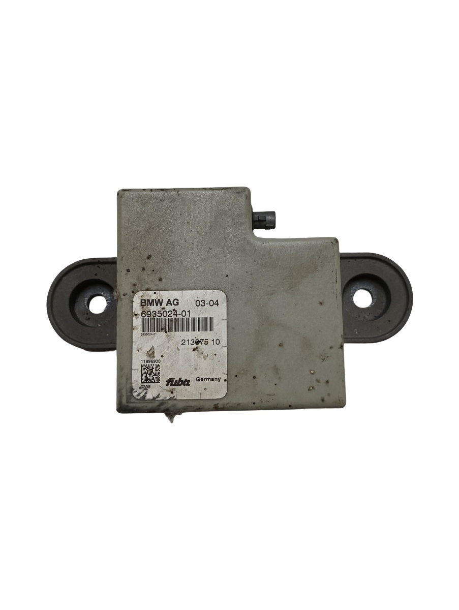 Amplificator semnal antena BMW 6 E63 2004 - 2010, BMW 5 V Touring E61 2004 - 2010 525 d M57 D30 (306D3) 693502401