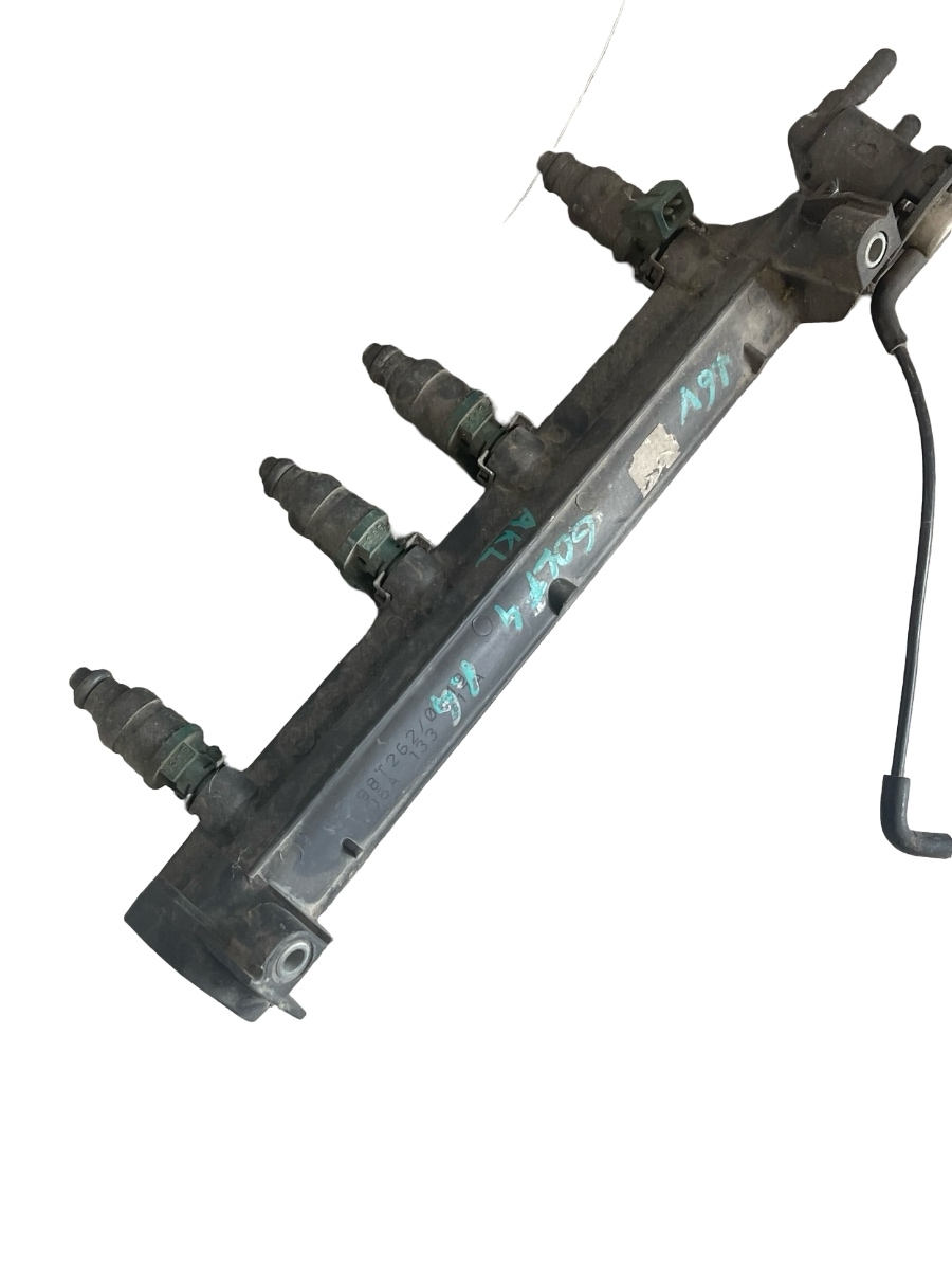 Rampa + Injectoare VOLKSWAGEN GOLF IV 1J1 1997 - 2007 1.6i 06A133317A