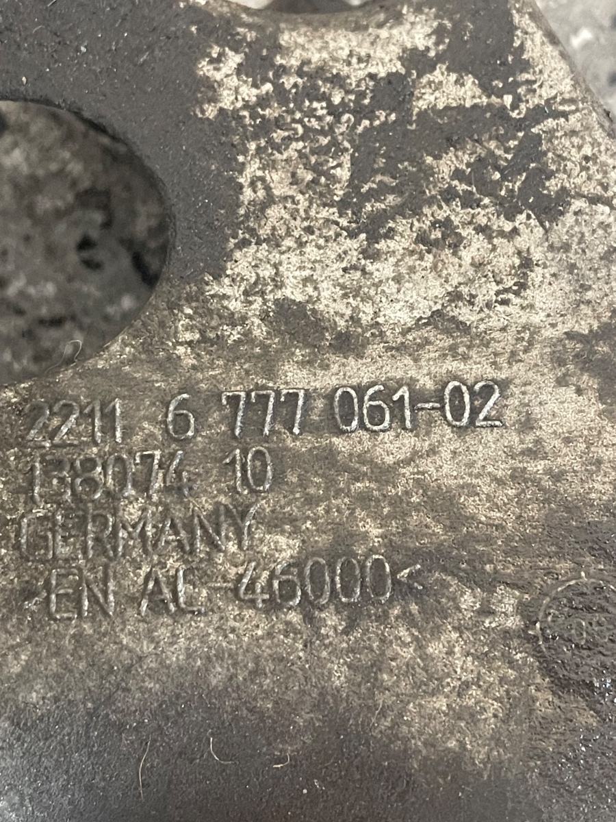 Suport motor stanga BMW X1 I E84 2009 - 2015 2.0 xDrive 20 d N47 D20 C 6777061-02 – foto 3