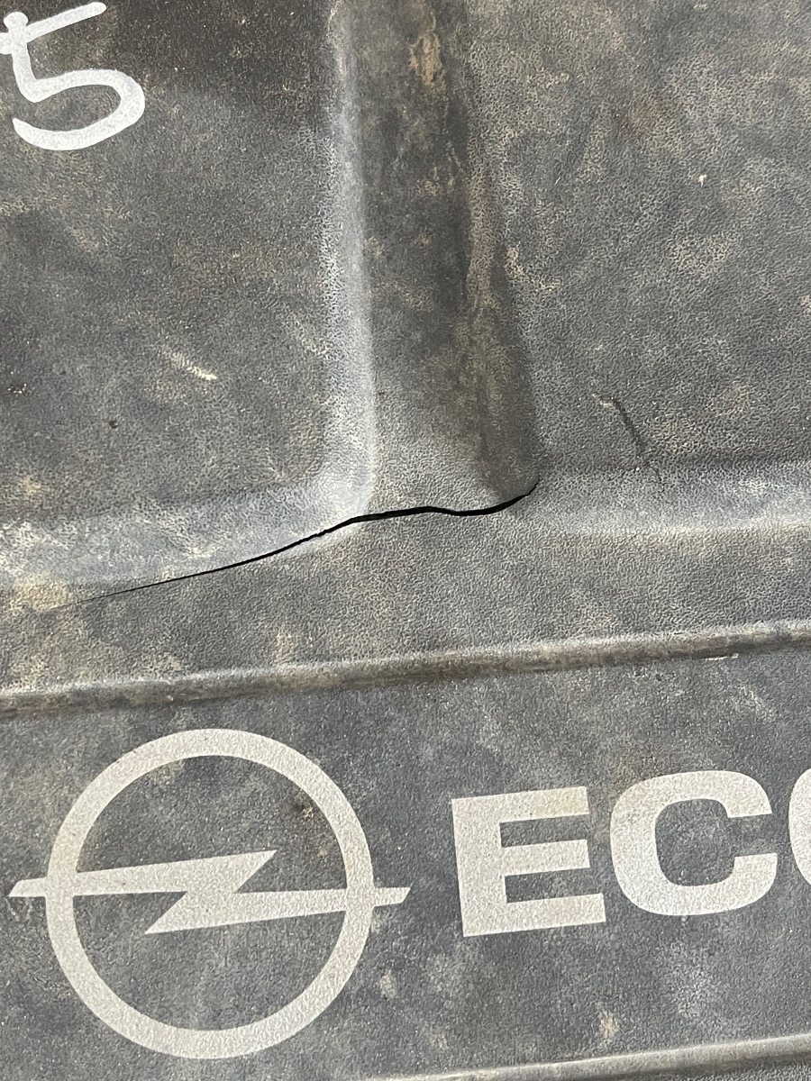 Capac motor (ornament) OPEL ASTRA J P10 2009 - 2015 1.4 A 14 XER, B 14 XER 55561431 – foto 3