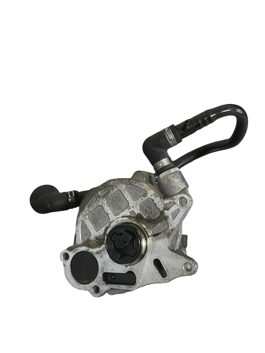 Pompa de vacuum + conducta AUDI A4 IV 8K2, B8 2007 - 2015 2.0 TDI CAGA 03L145100