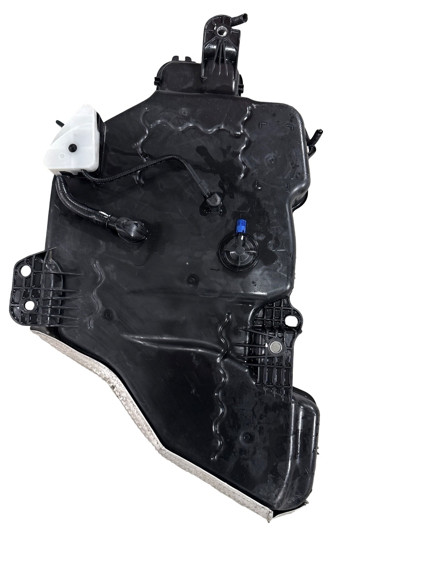 Serbatoio vaschetta liquido AdBlue AUDI Q3 8U, 8UB, 8UG 2011 - 2018 5n0131877
