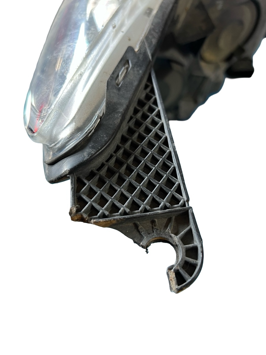 Far stanga FORD FOCUS III Turnier 2010 - > – foto 7