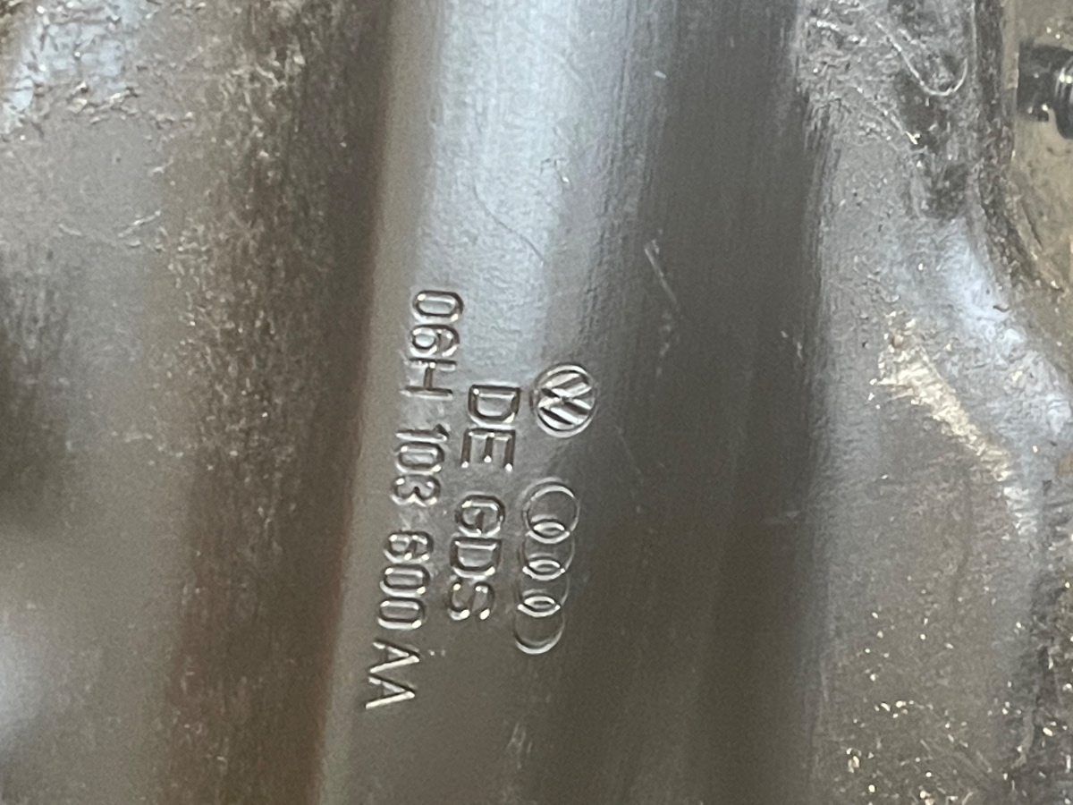 Baie de ulei AUDI A5/S5 8T3 2007 - 2017 2.0TFSI 06H103600AA – foto 3