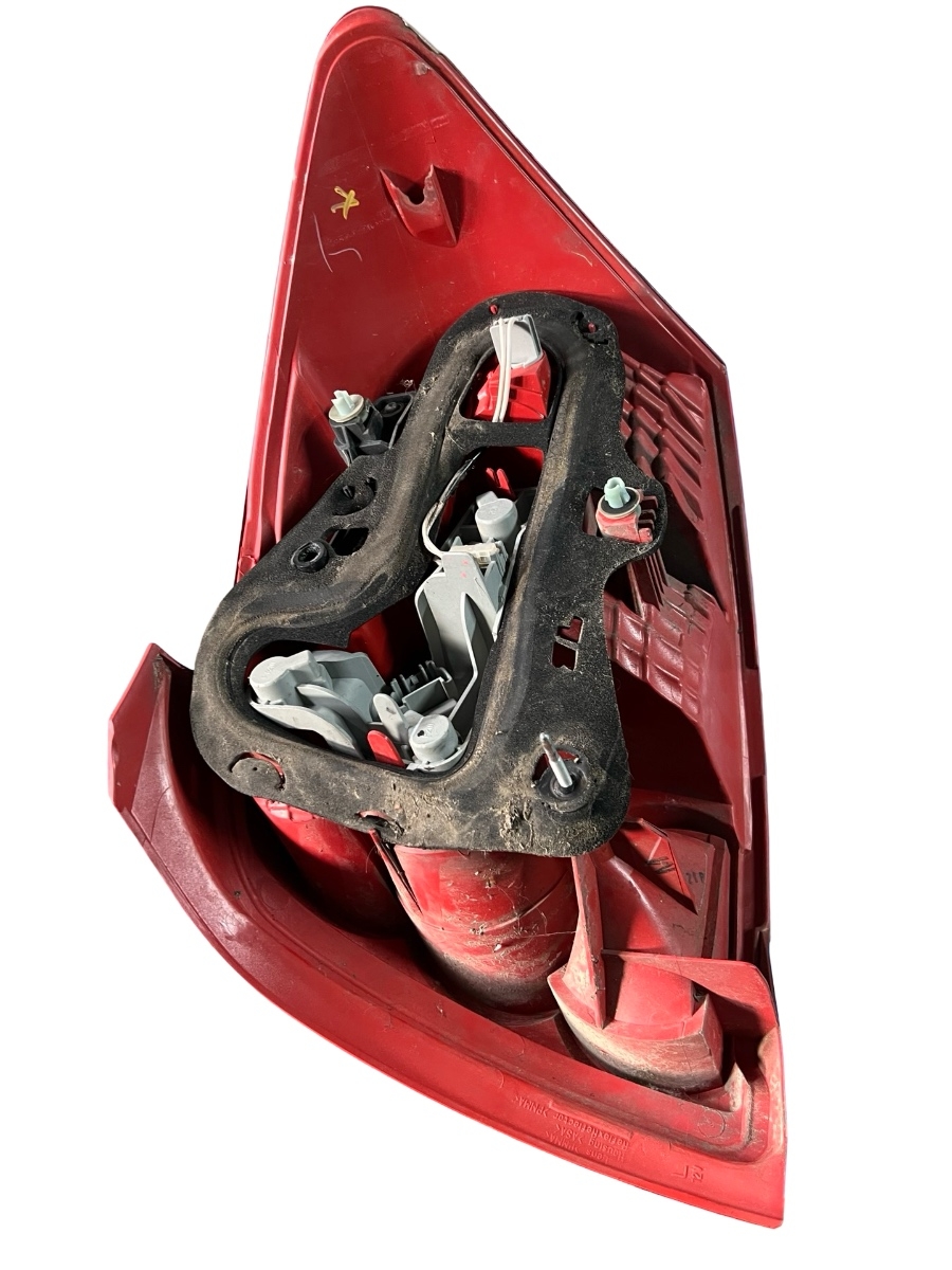 Lampa spate / Stop stanga TOYOTA AURIS TOURING SPORTS ADE18_, ZWE18_, ZRE18_ 2013 - > – foto 3