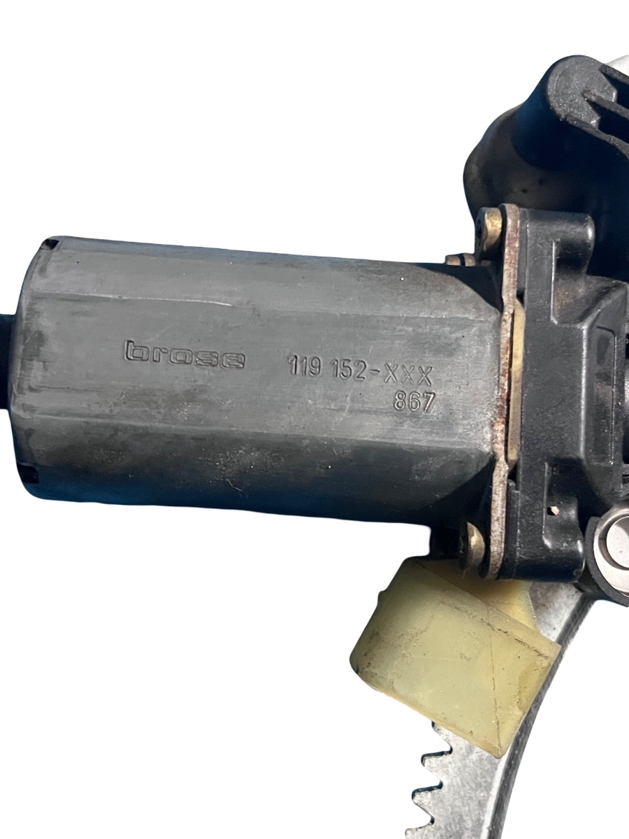 Macara Geam stanga fata MERCEDES-BENZ C-CLASS W202 1993 - 2000 119152XXX