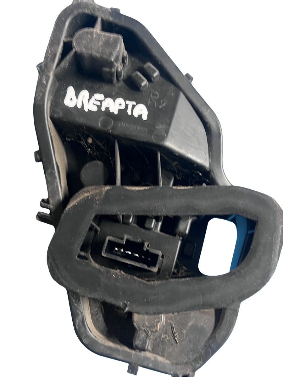 Soclu  stop dreapta spate DACIA SANDERO II 2012 - > – foto 2